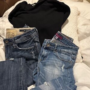 Vigoss Women's Distressed Blue flare Jeans, Vigoss capri and Munrow sweatshirt